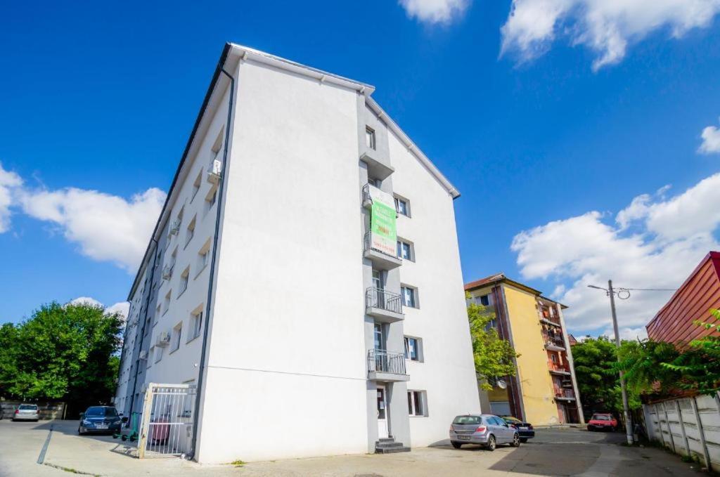 Nice Apartament Arad Kültér fotó